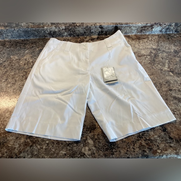 Women’s 2 Nike Golf Fit Dry UV Protection White Golf Shorts New with Tags - Picture 1 of 9